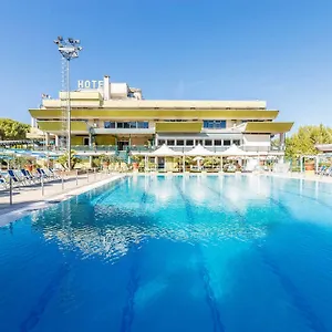 Country Club Hotel